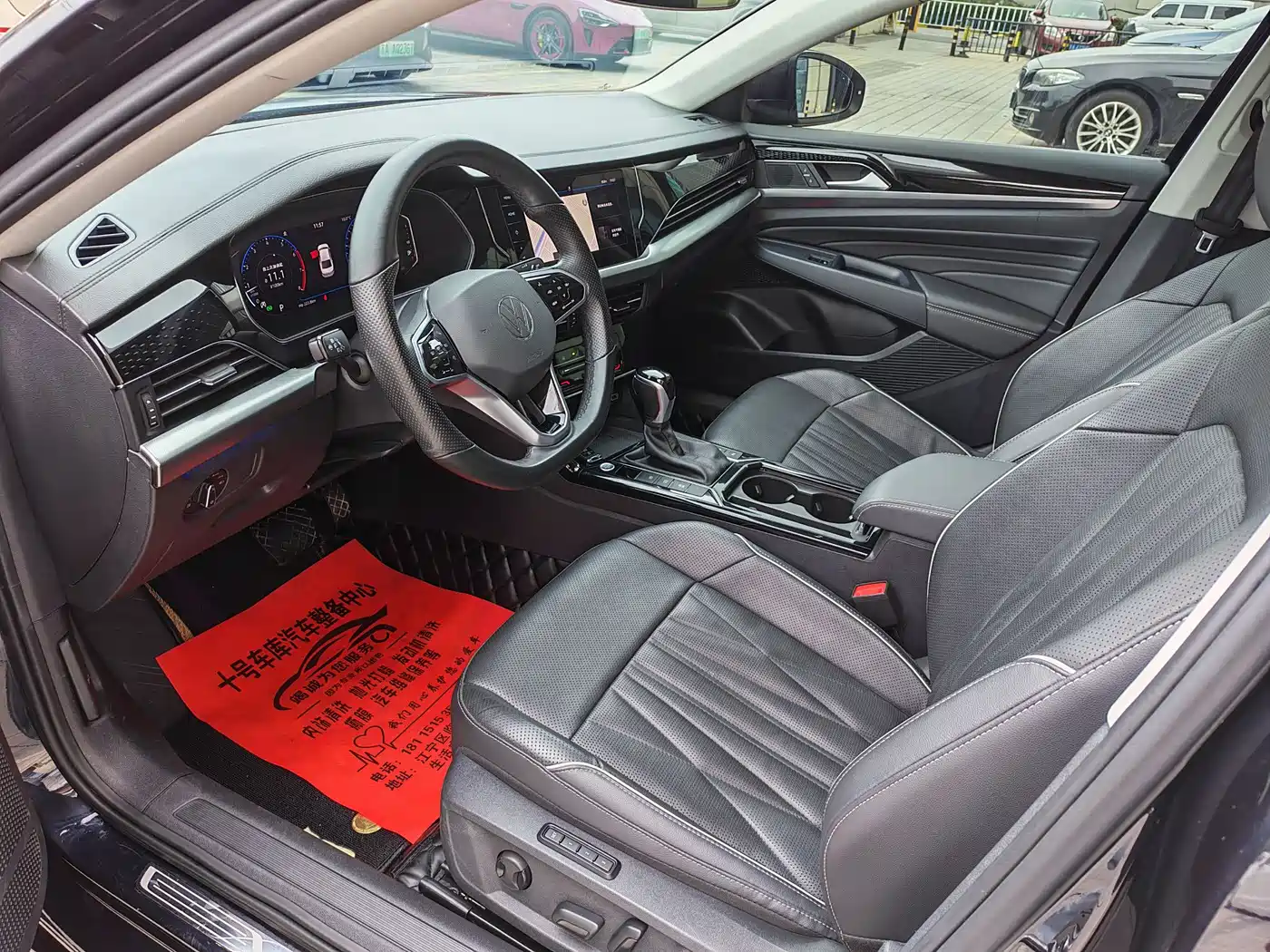 Volkswagen Passat 2022 330TSI Starlight Luxury Edition фото 8