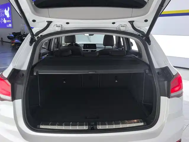 BMW X1 2022 sDrive25Li Leading — фото 4