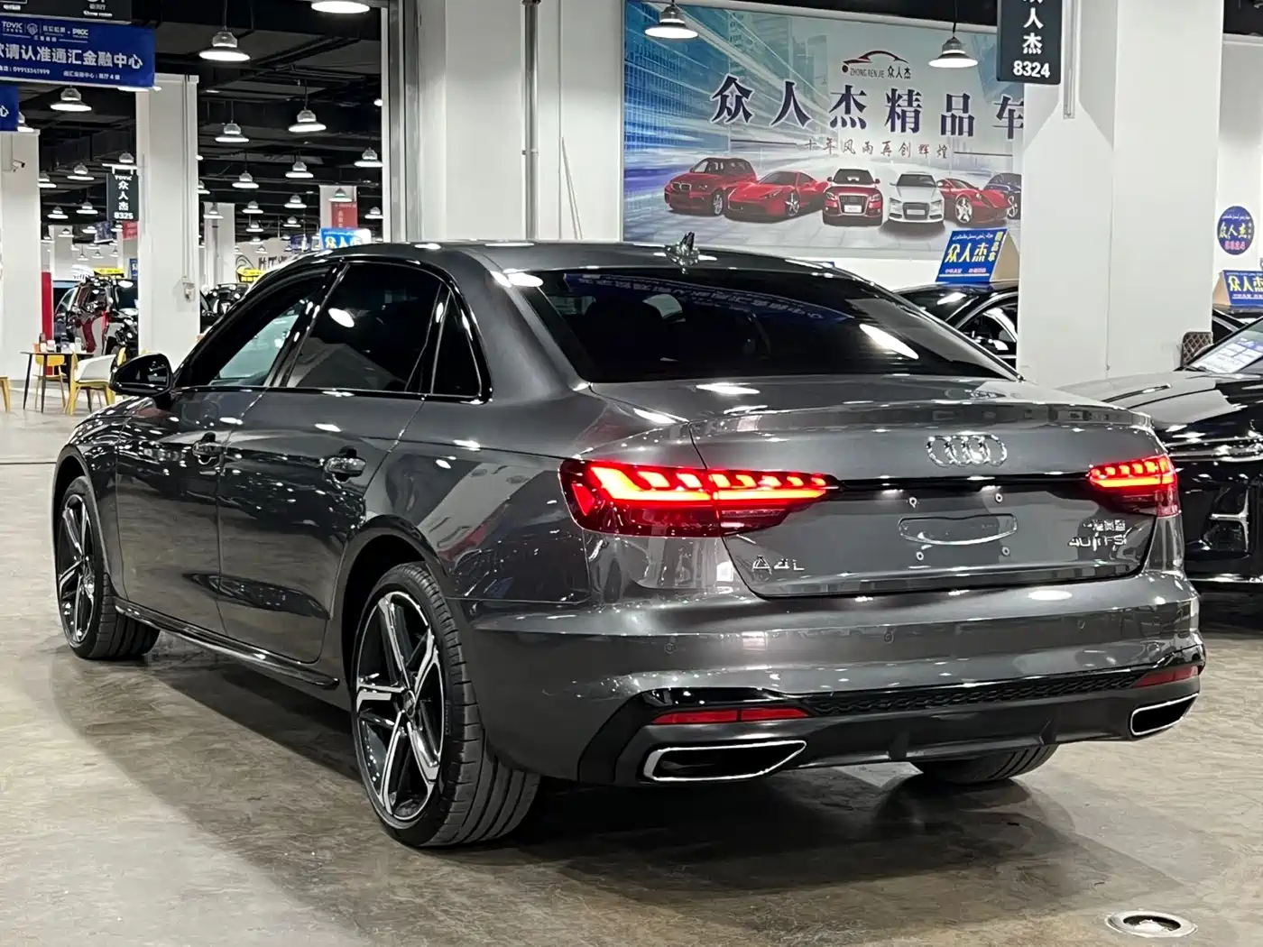 Audi A4L 2025 2 Million Celebration Edition 40 TFSI Luxury Dynamic фото 6