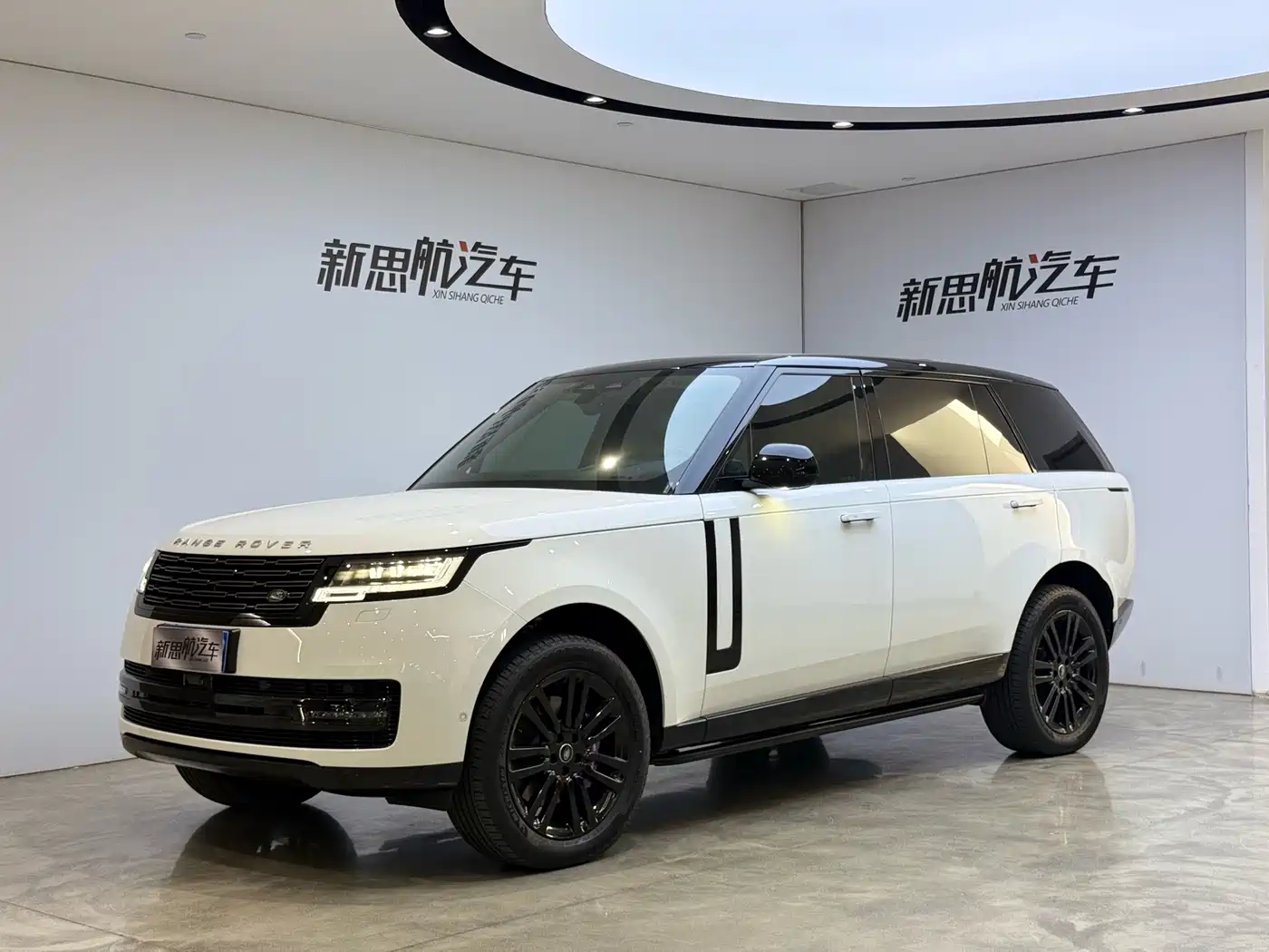 Land Rover Range Rover 2024 2023 3.0 L6 400PS Golden Age Long Wheelbase