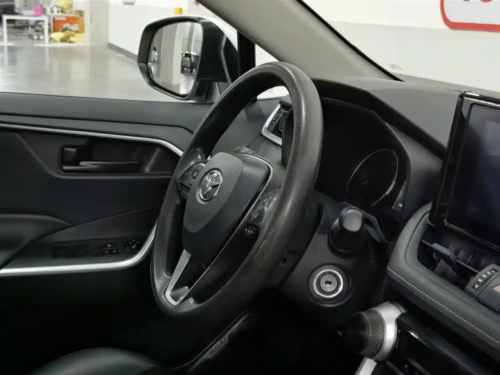 Toyota RAV4 Rongfang 2022 2.0L CVT 2WD Urban Edition фото 22