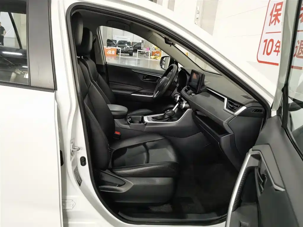 Toyota RAV4 Rongfang 2022 2.0L CVT 2WD Urban Edition фото 23