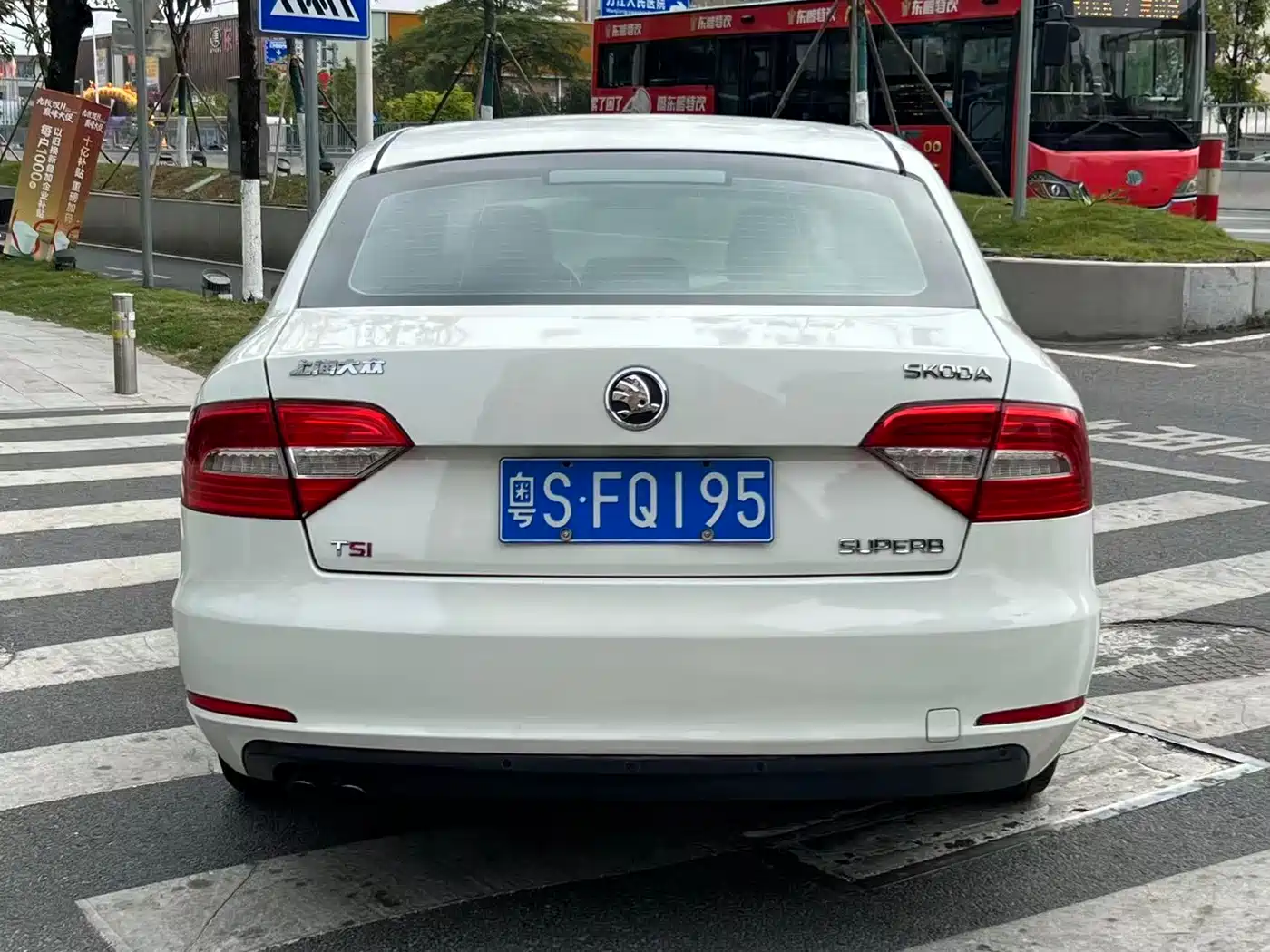 Škoda Superb 2013 1.8TSI Automatic Elite Edition фото 5