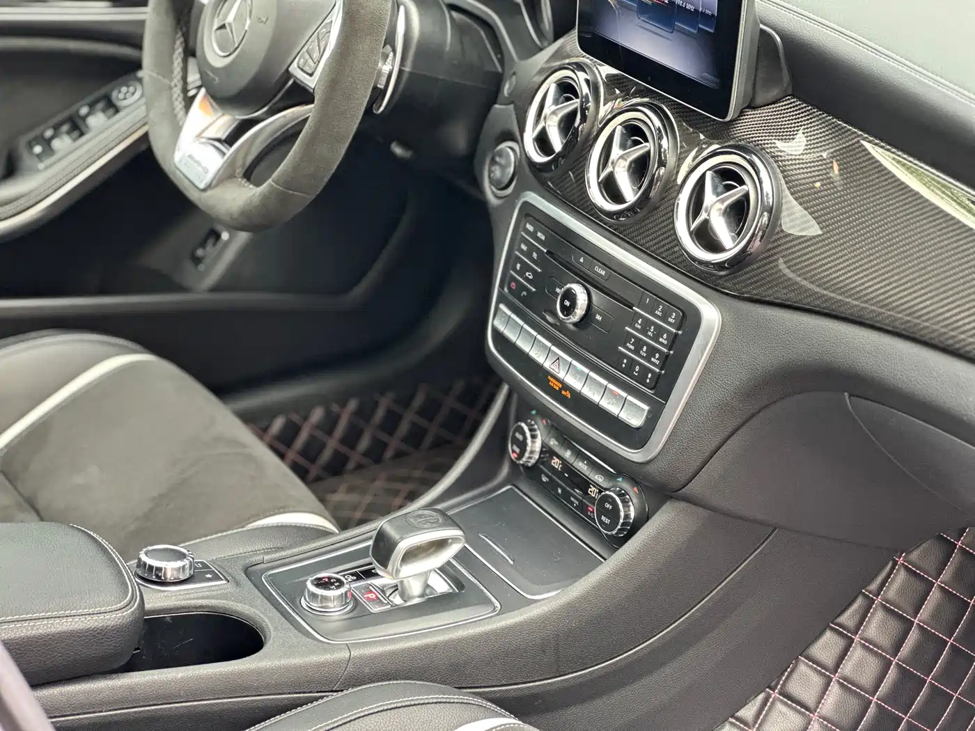 Mercedes-Benz CLA AMG 2017 Facelift AMG CLA 45 4MATIC фото 42