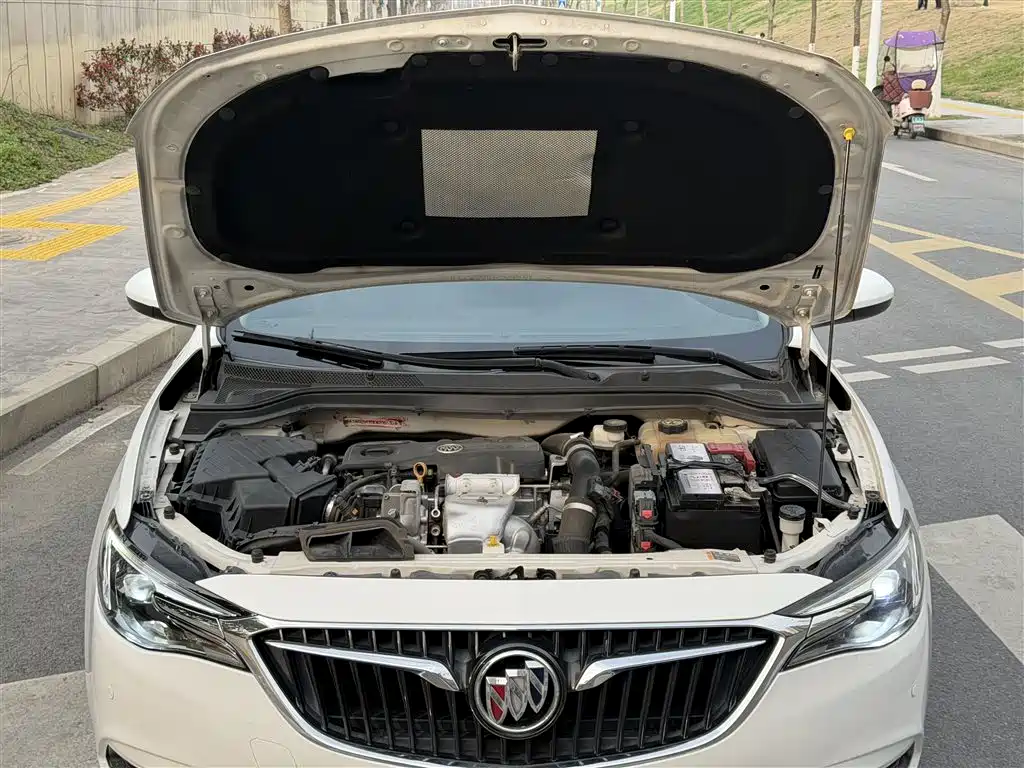 Buick Excelle 2019 18T Auto Connected Elite China VI фото 16