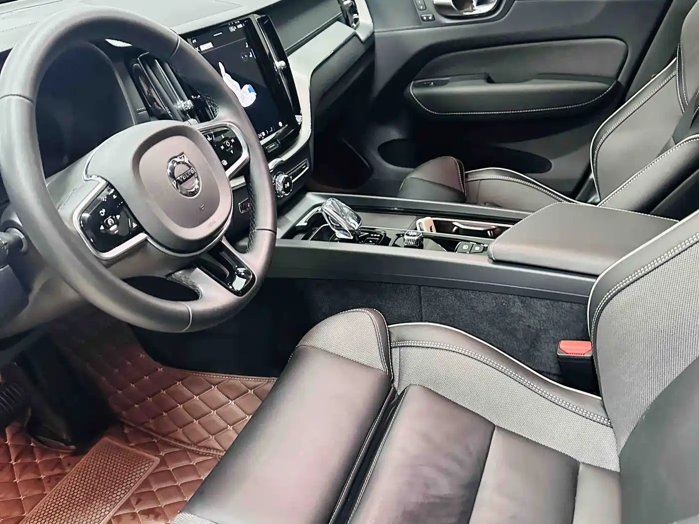 VOLVO XC60 PLUG IN HYBRID