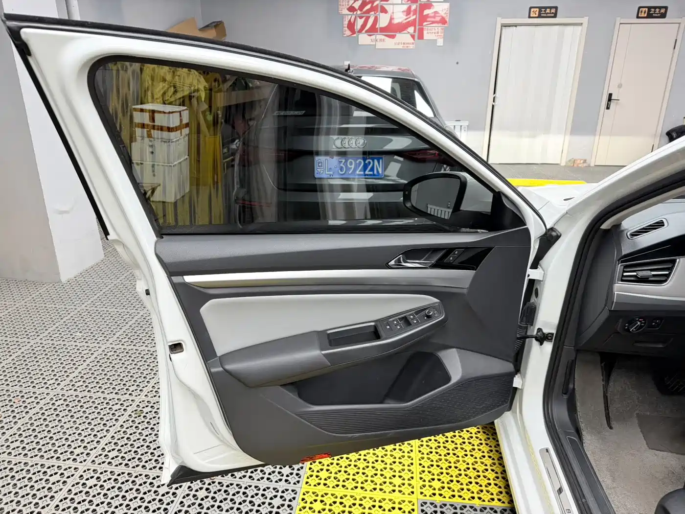 Volkswagen Bora 2023 280TSI DSG Prestige Edition фото 16