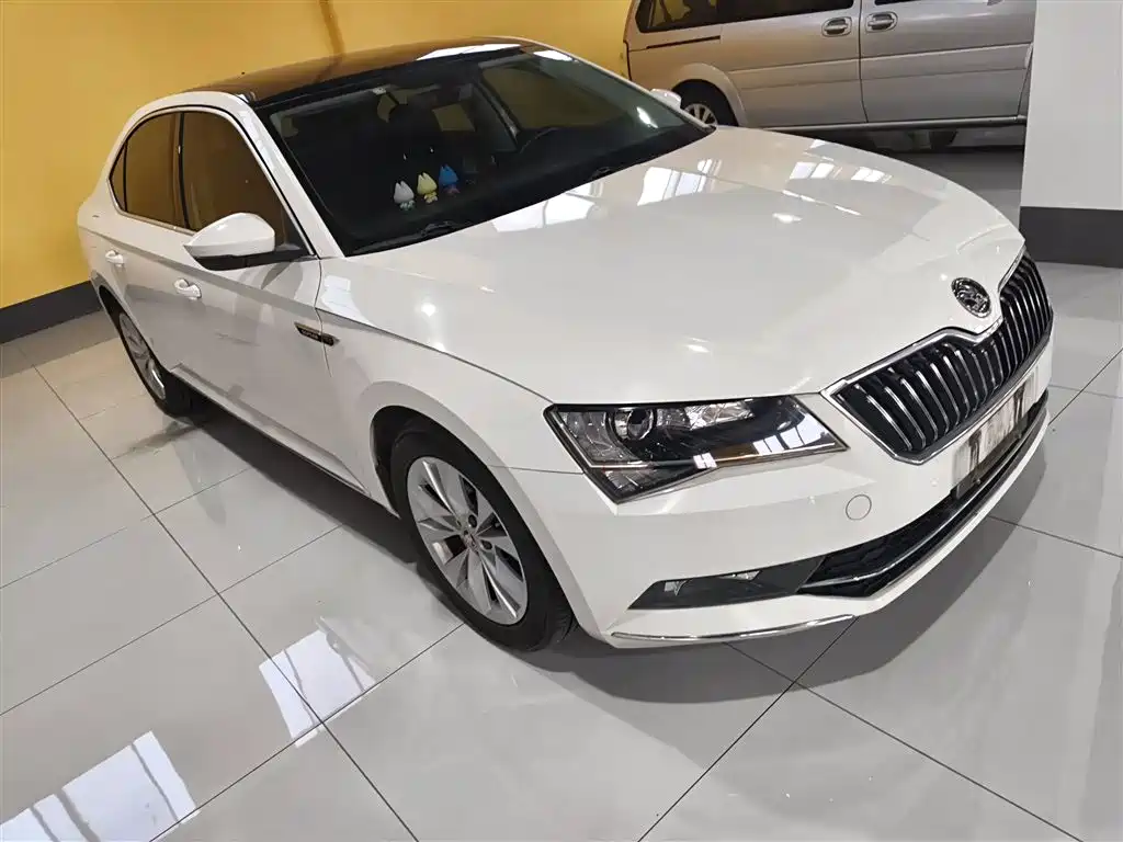 Škoda Superb 2016 TSI280 DSG Pioneer Edition фото 22