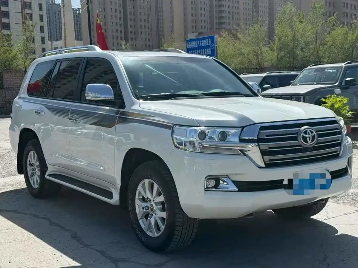 Toyota Land Cruiser (Import) фото 3