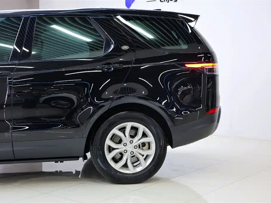 Land Rover Discovery 2018 3.0 SC V6 SE фото 4