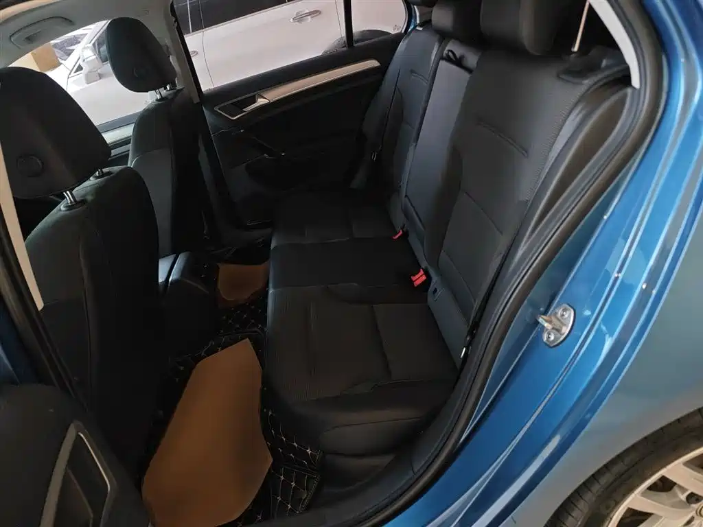 Volkswagen Golf 2018 230TSI Automatic Comfort фото 17