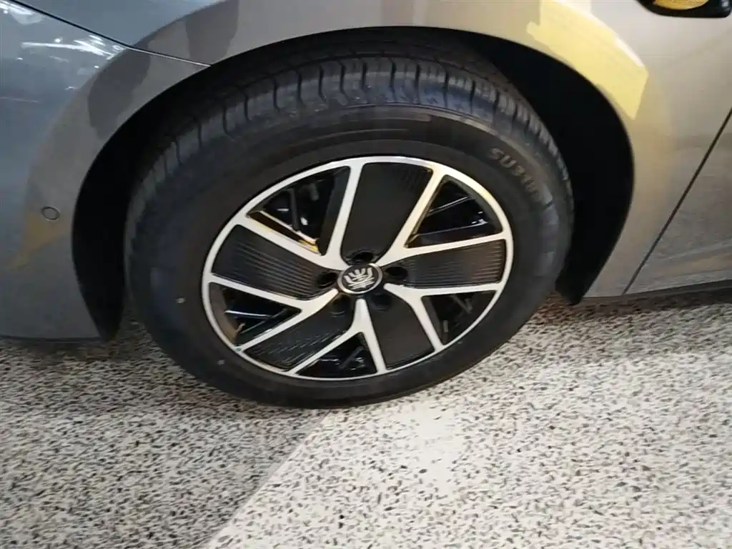 BYD Qin L 2025 DM-i Smart Drive Edition 120KM Surpassing фото 23