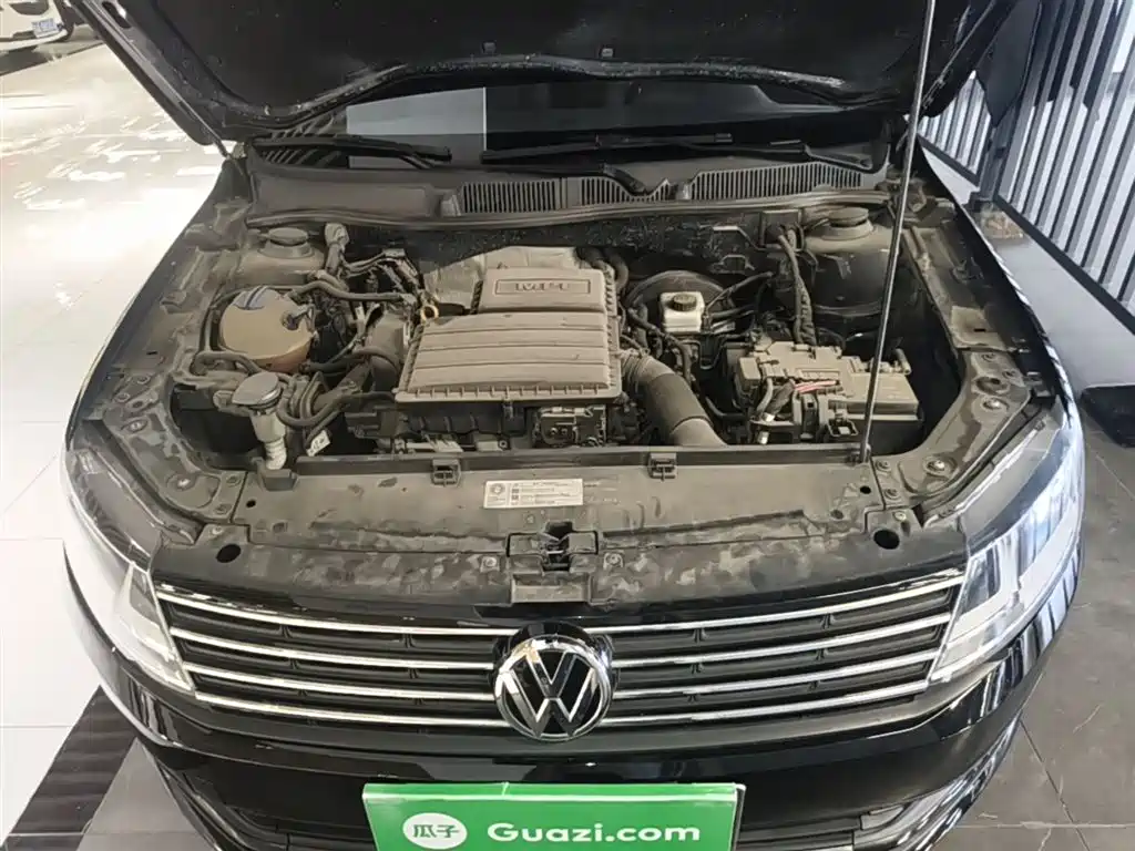 Volkswagen Lavida 2017 1.6L Manual Trend Edition фото 20