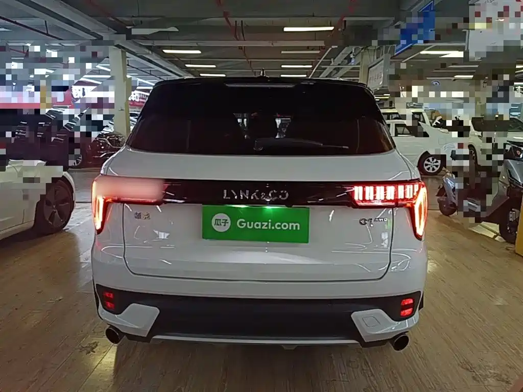 Lynk & Co 01 2017 2.0T AWD Pro фото 6