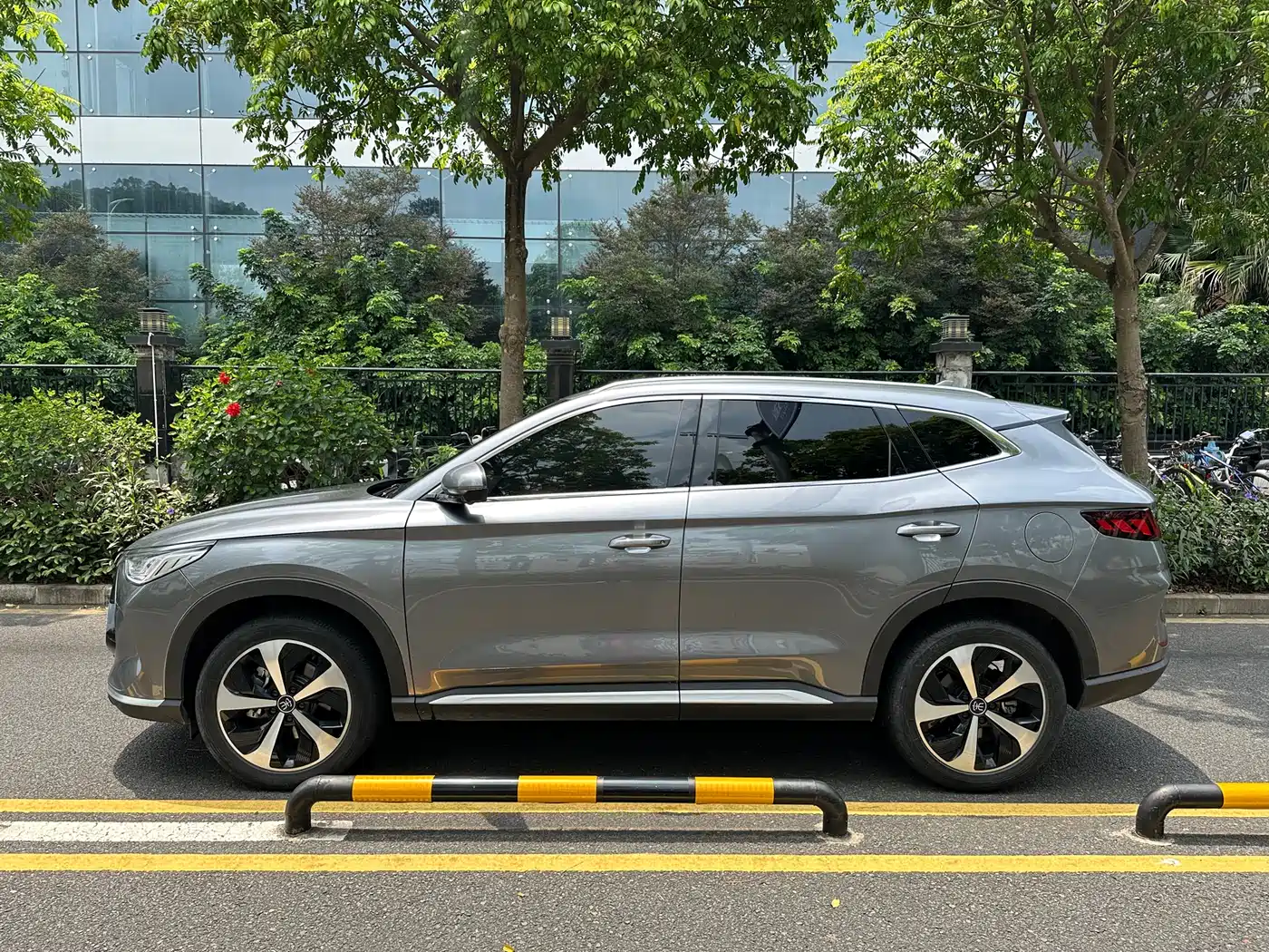 BYD Song PLUS PHEV 2021 DM-i 51KM Honor фото 4