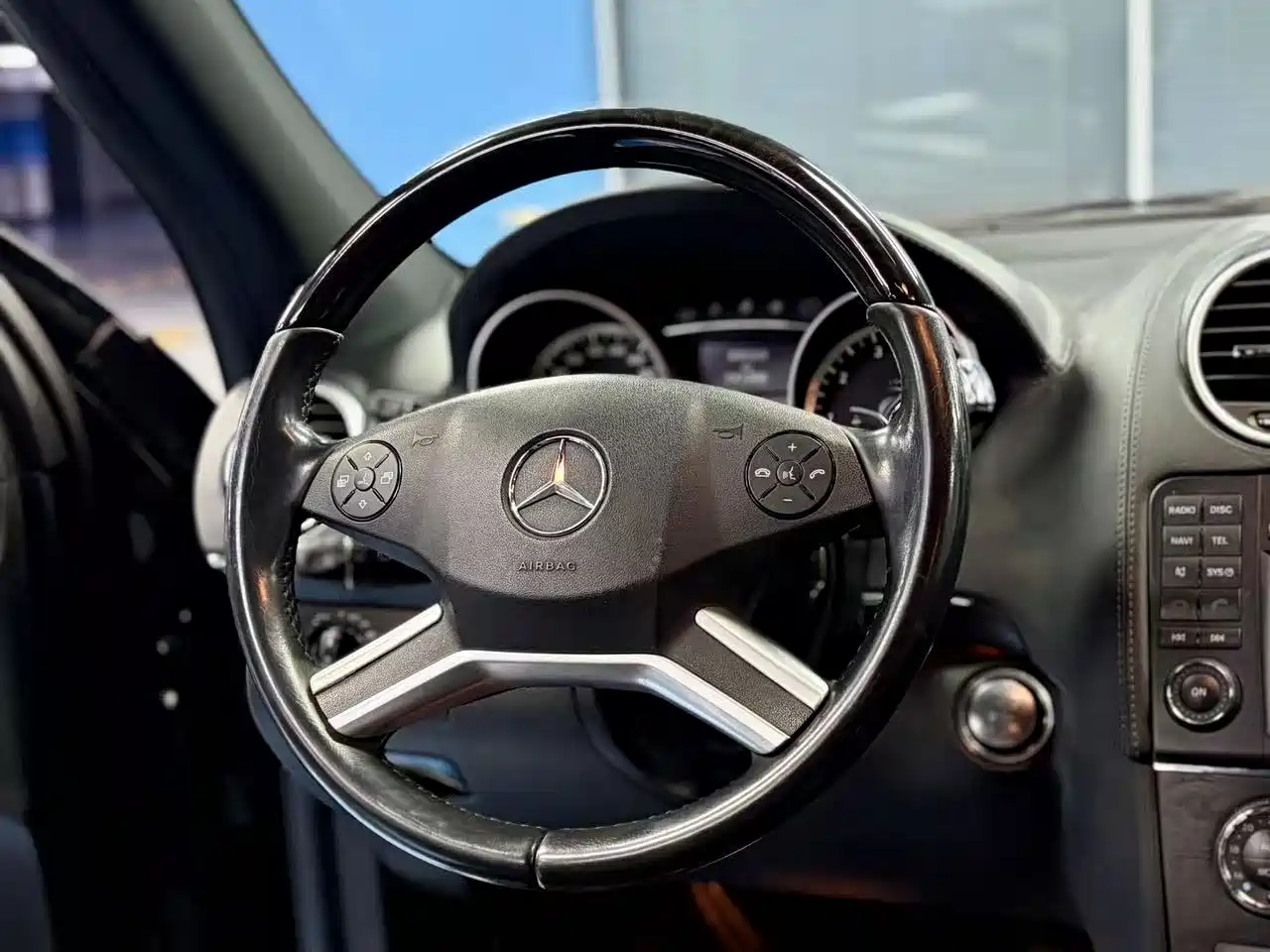 Mercedes-Benz GL-Class 2011 GL 450 Prestige Grand Edition фото 11