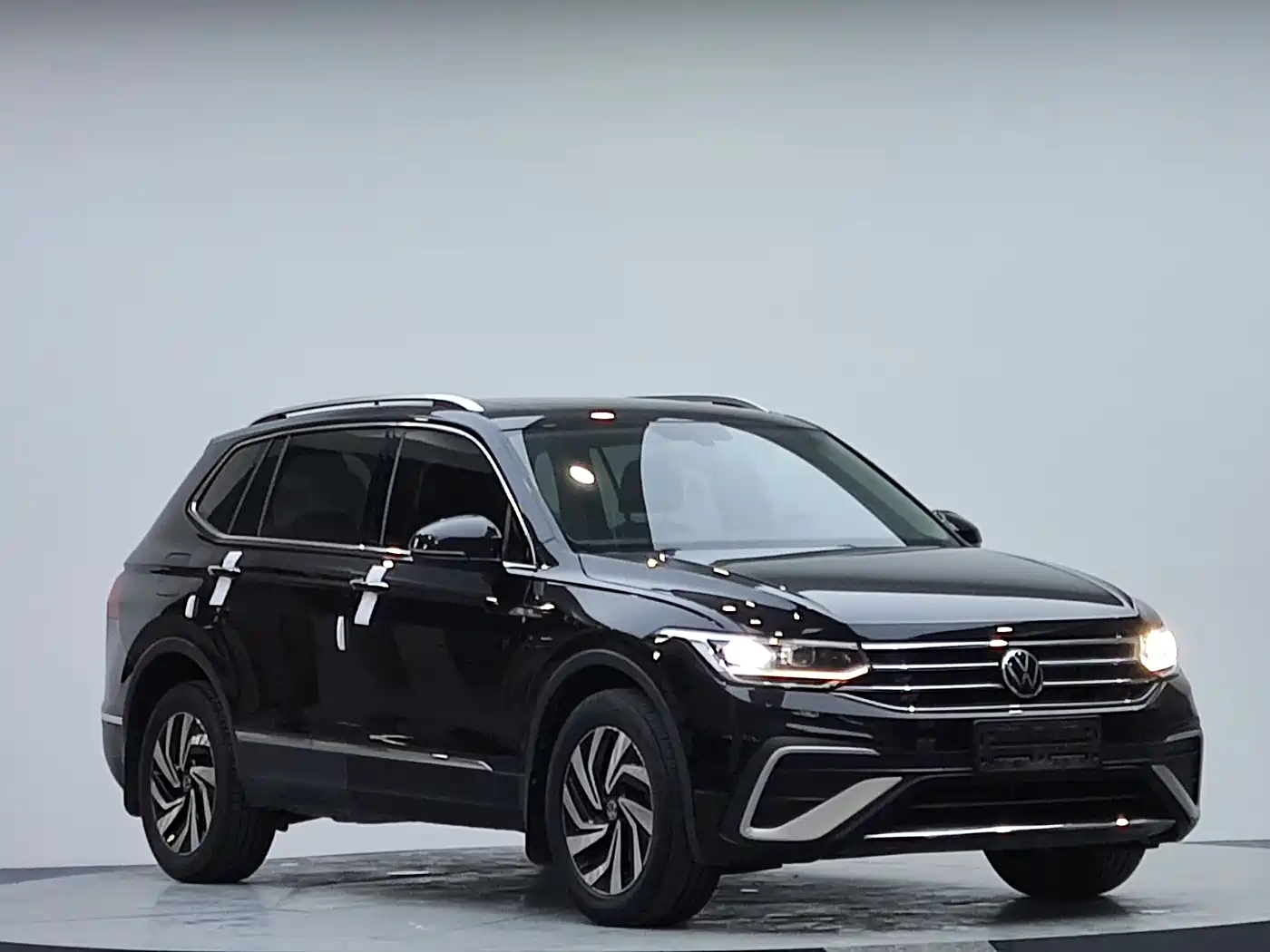 Volkswagen Tiguan L 2023 280TSI 2WD Trend Limited Edition фото 4