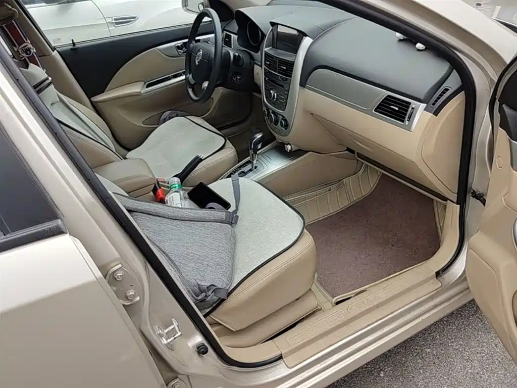Buick Excelle 2013 1.5L Automatic Classic фото 11