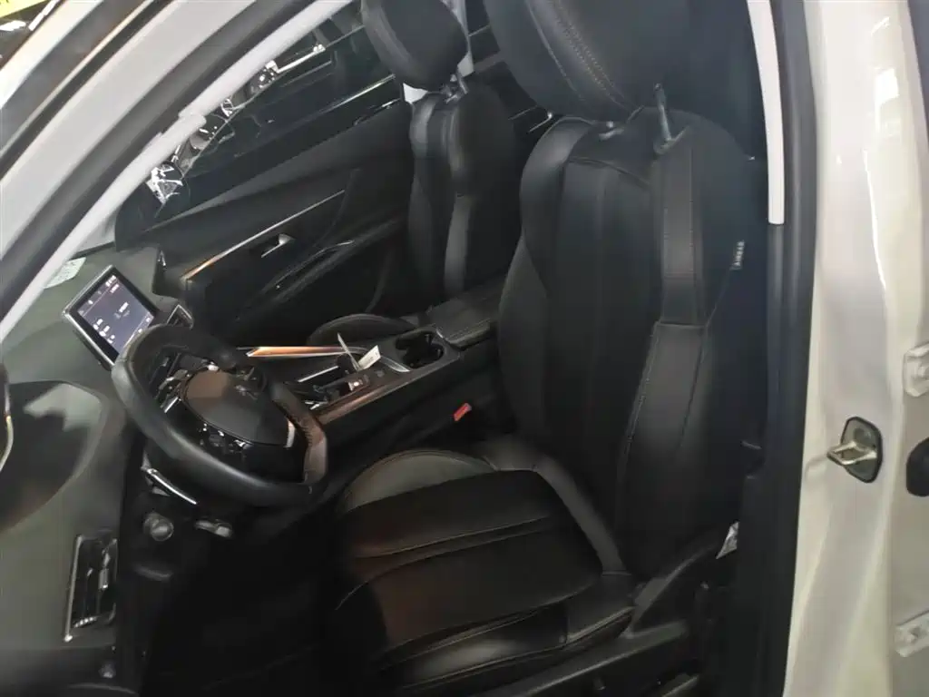 Peugeot 5008 2017 350THP 7-seat Elite Edition фото 15