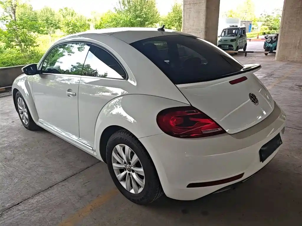 Volkswagen Beetle 2017 180TSI Enjoy фото 5