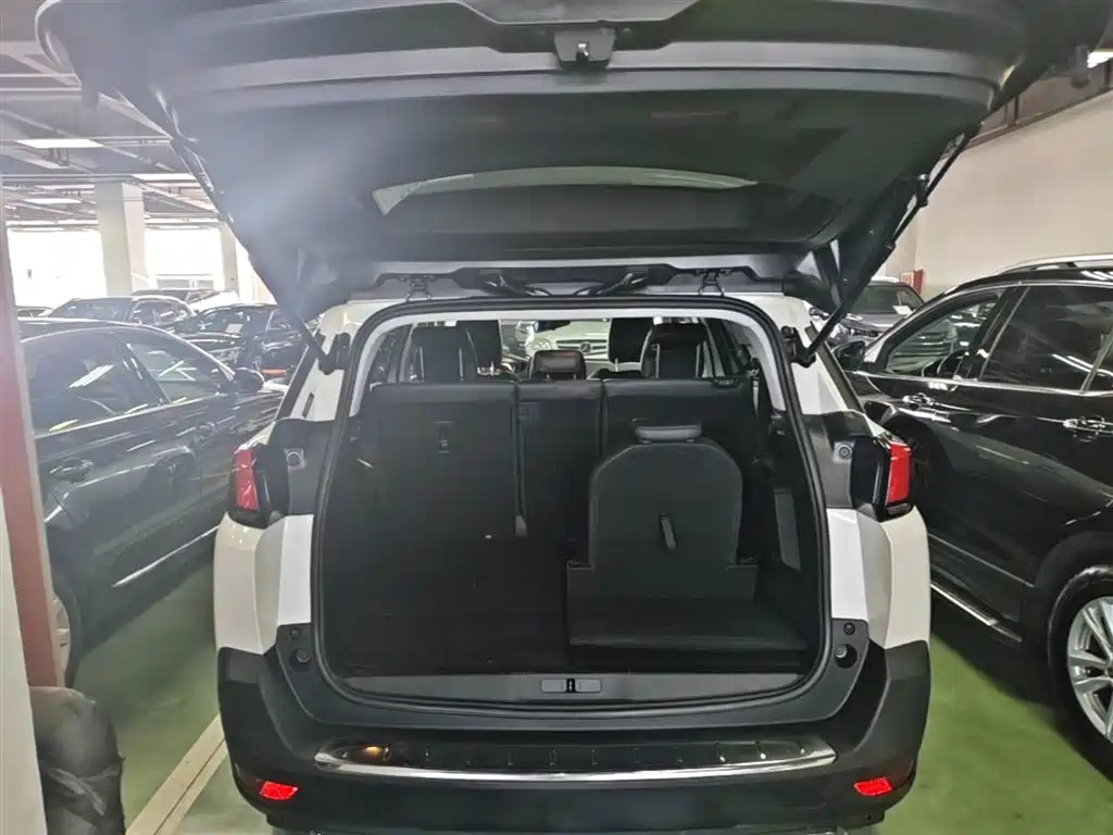 Peugeot 5008 2017 350THP 7-seat Elite Edition фото 19