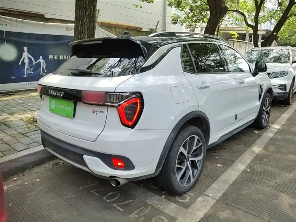 Lynk & Co 01 2017 2.0T AWD Pro фото 7