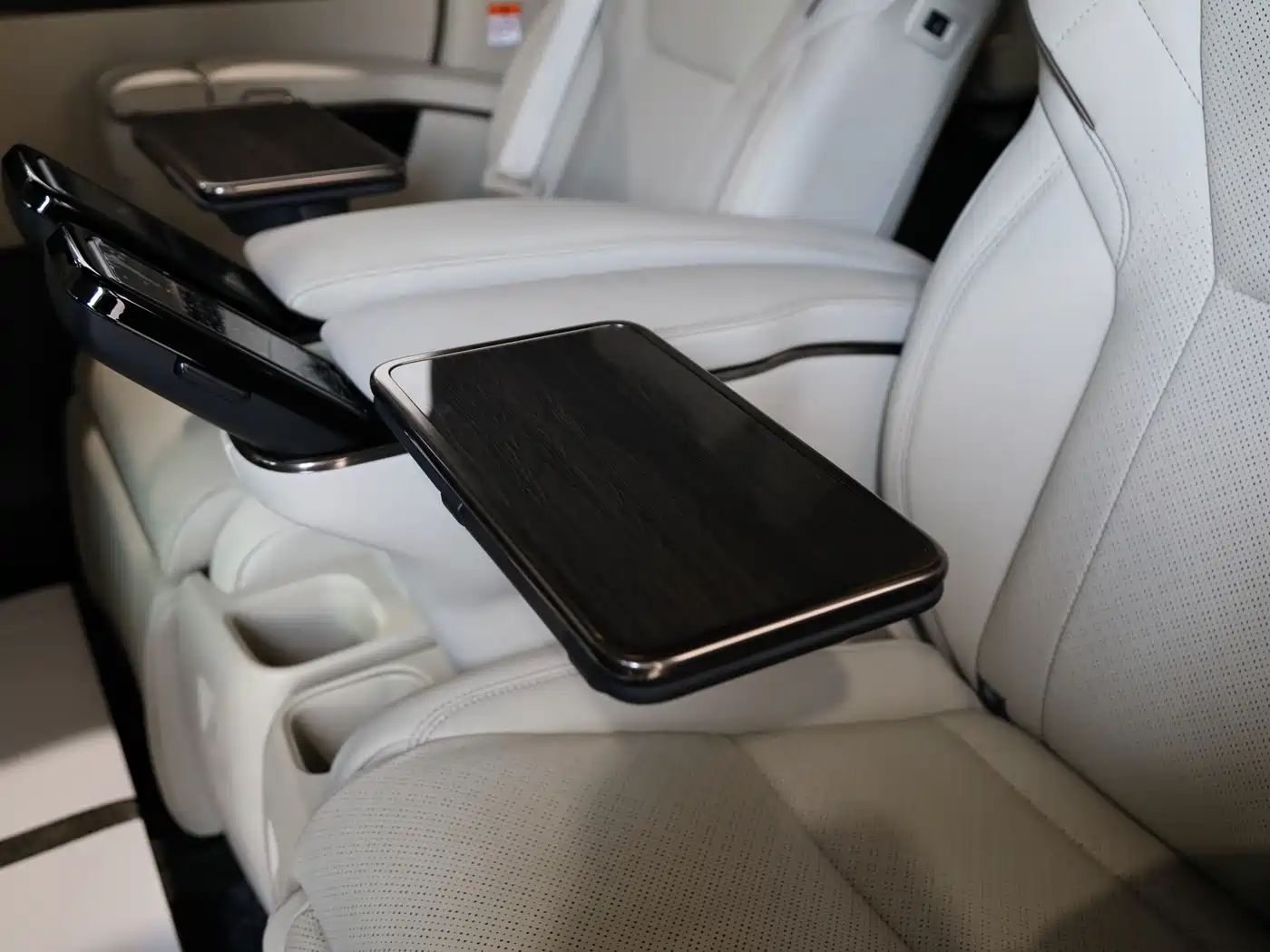 Toyota Vellfire 2024 Crown Hybrid 2.5L Executive Premium Edition фото 17