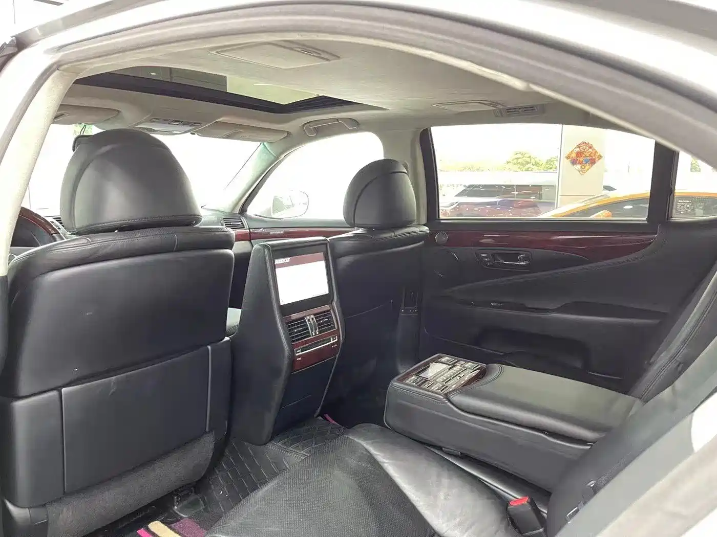 Lexus LS 2010 460L Premium Edition фото 12