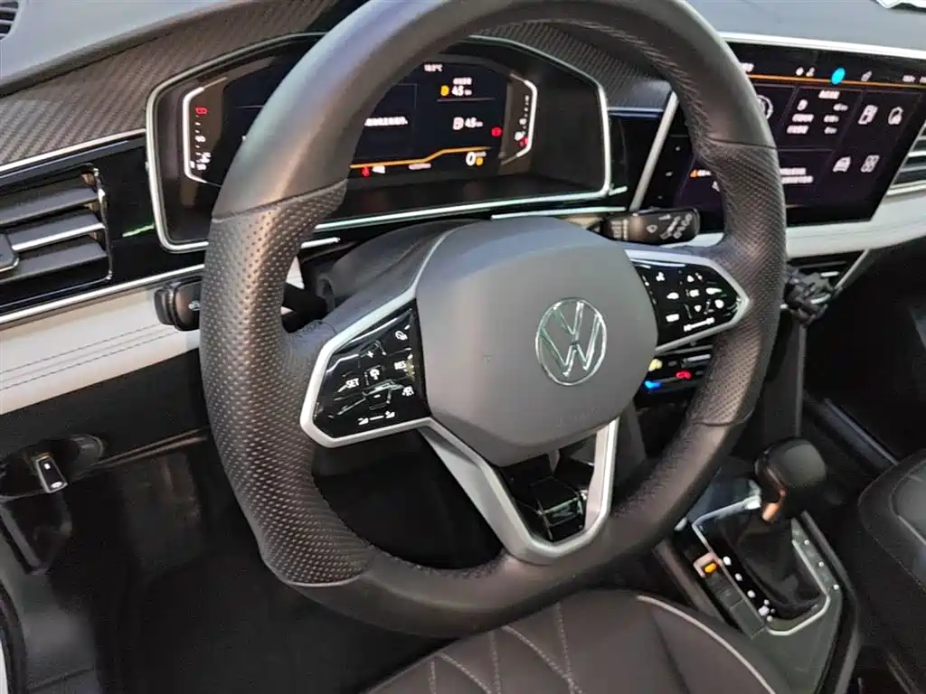 Volkswagen Tiguan L 2023 330TSI Auto 2WD R-Line Premium Edition фото 11