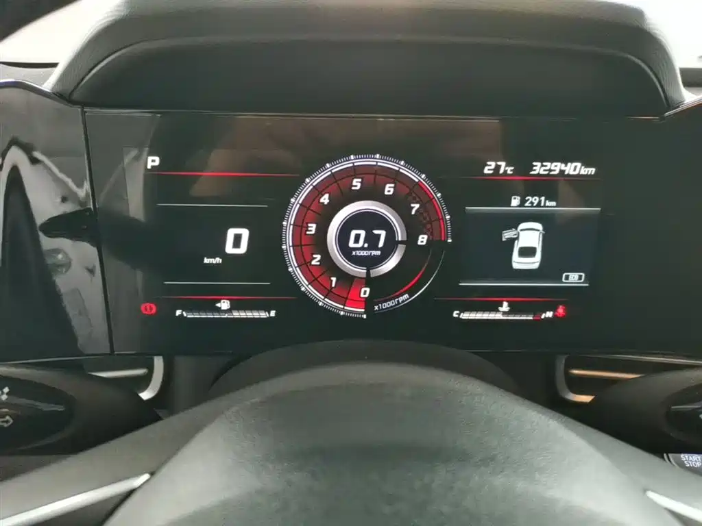 Hyundai Elantra 2022 1.5L CVT LUX Premium Edition фото 12