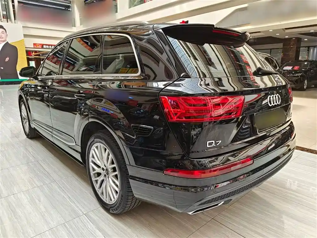 Audi Q7 2018 45 TFSI S line Sport фото 5