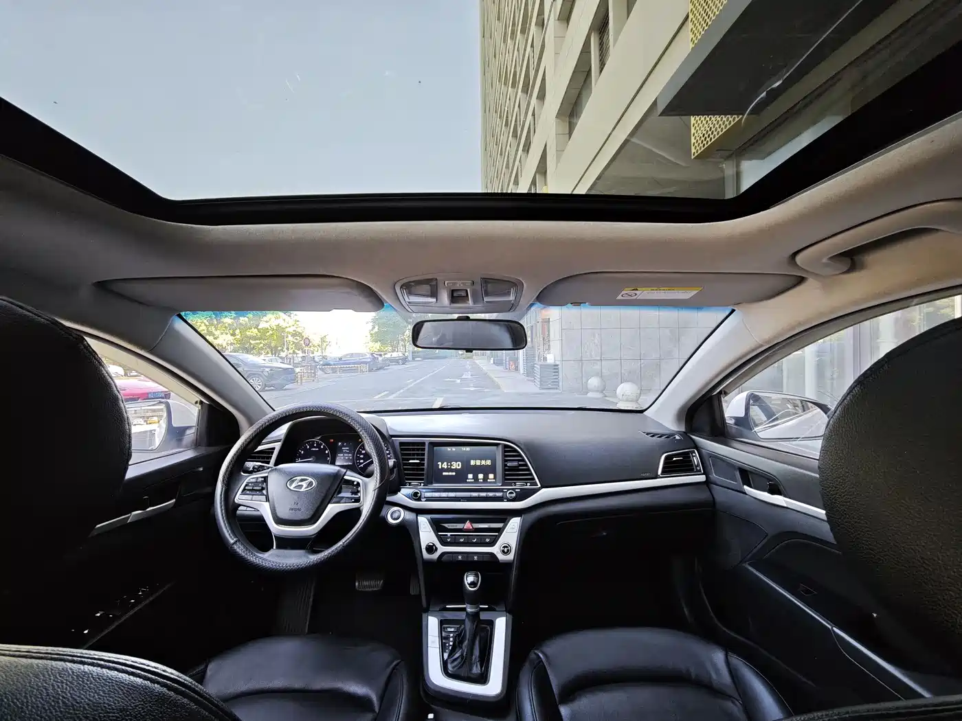 Hyundai Elantra 2016 Model 1.6L Automatic Smart Elite фото 6