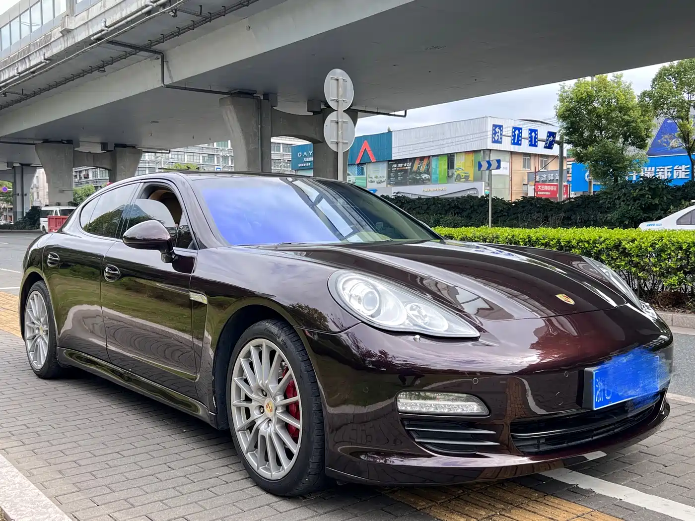 Porsche Panamera 2010 Panamera 4 3.6L фото 16