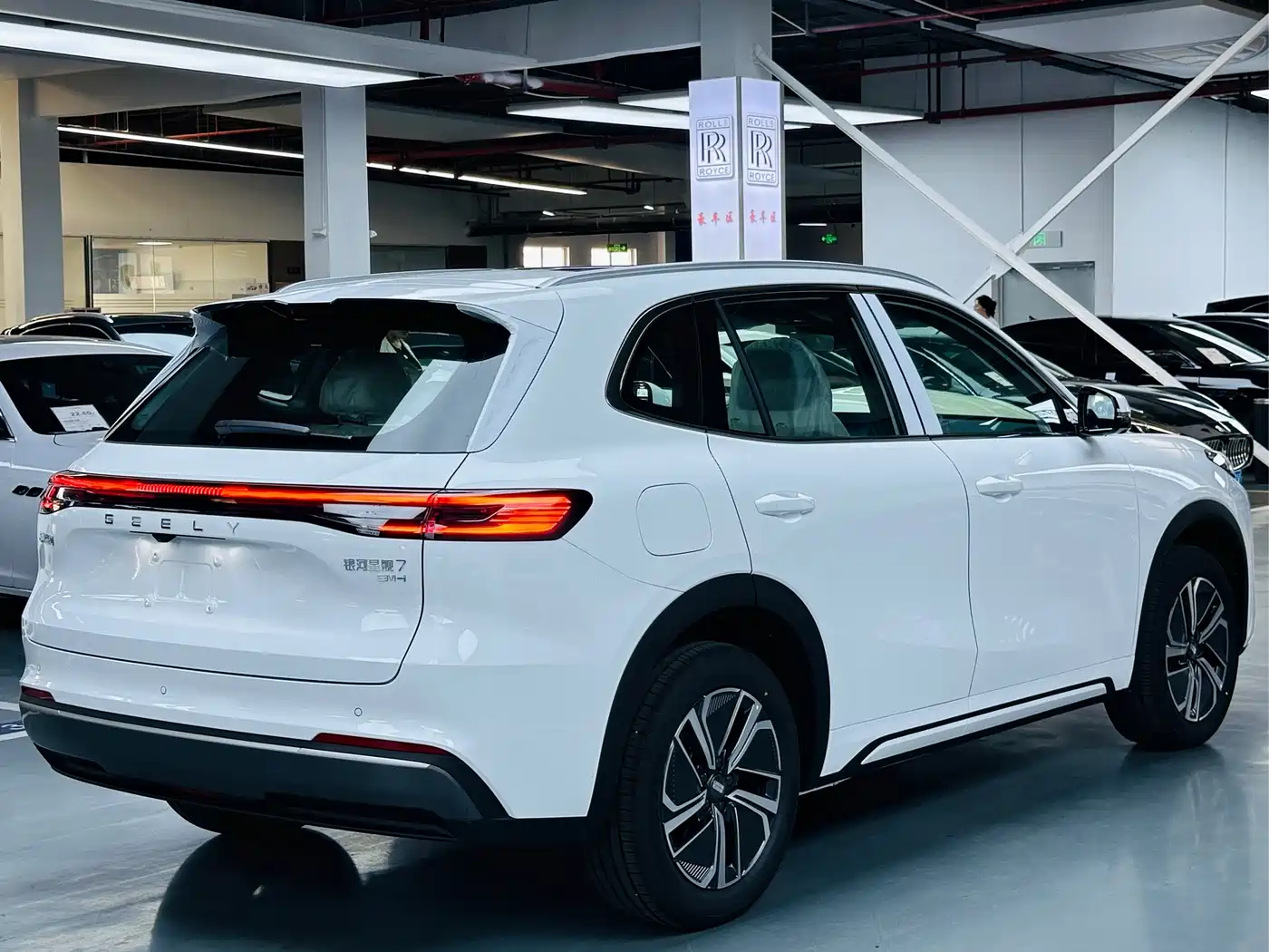 Geely Galaxy Galaxy Starship 7 EM-i 2025 Model 120km Explorer+ Edition фото 15