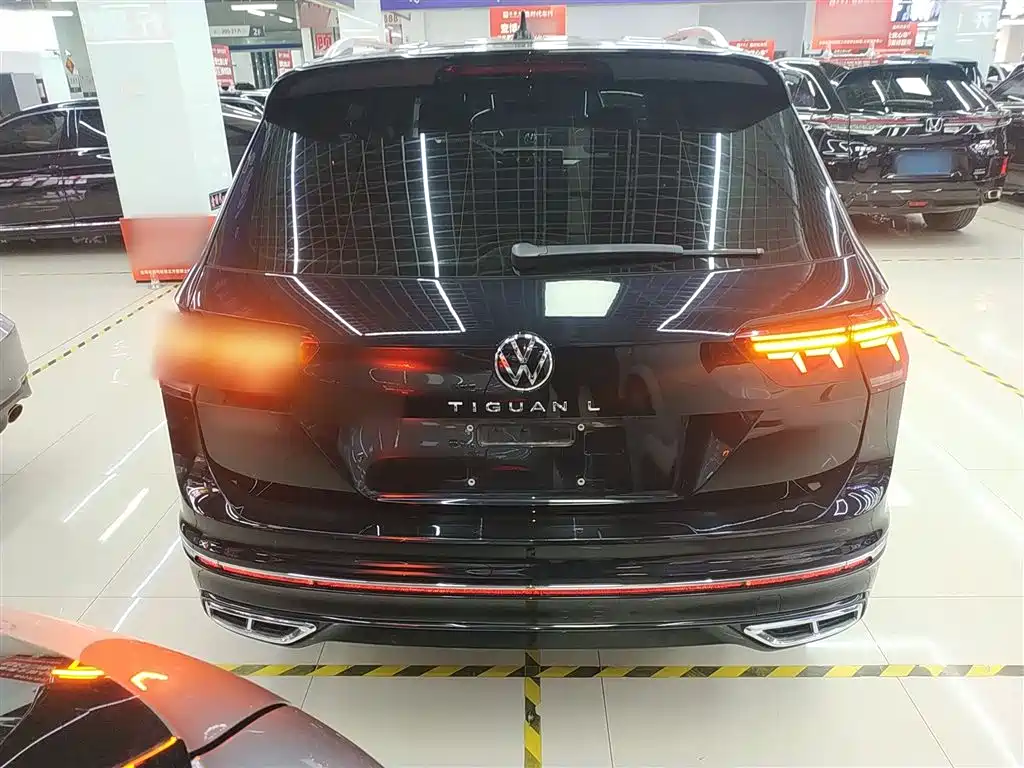 Volkswagen Tiguan L 2023 Facelift 330TSI Auto FWD R-Line Premium фото 4