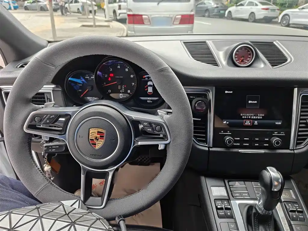 Porsche Macan 2017 Macan 2.0T фото 17