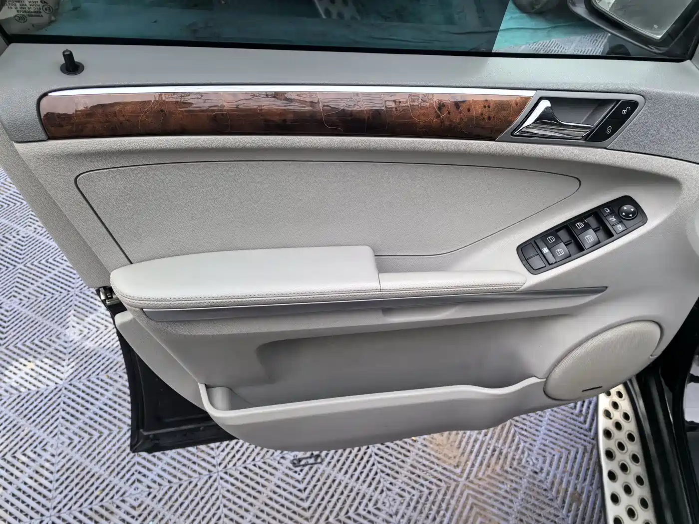 Mercedes-Benz M-Class 2008 Model ML 500 4MATIC фото 4