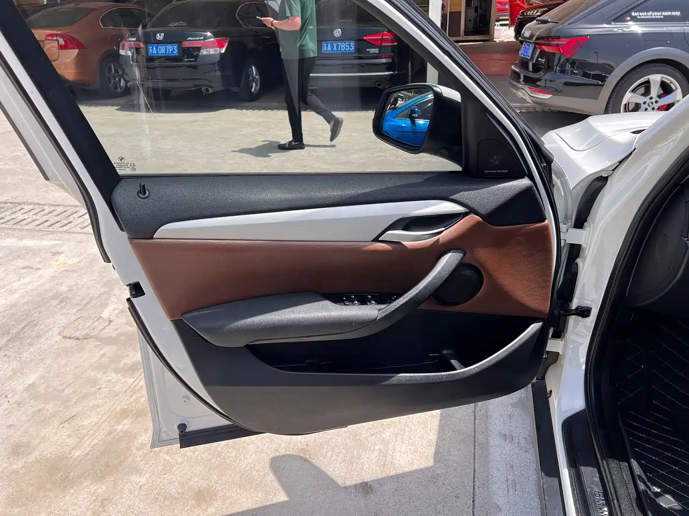BMW X1 2015 Model sDrive18i Fashion Advanced Edition фото 6