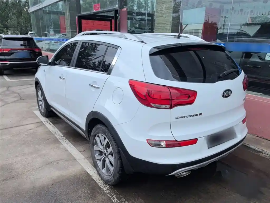 Kia Sportage 2016 2.0L Automatic 2WD GLS фото 5