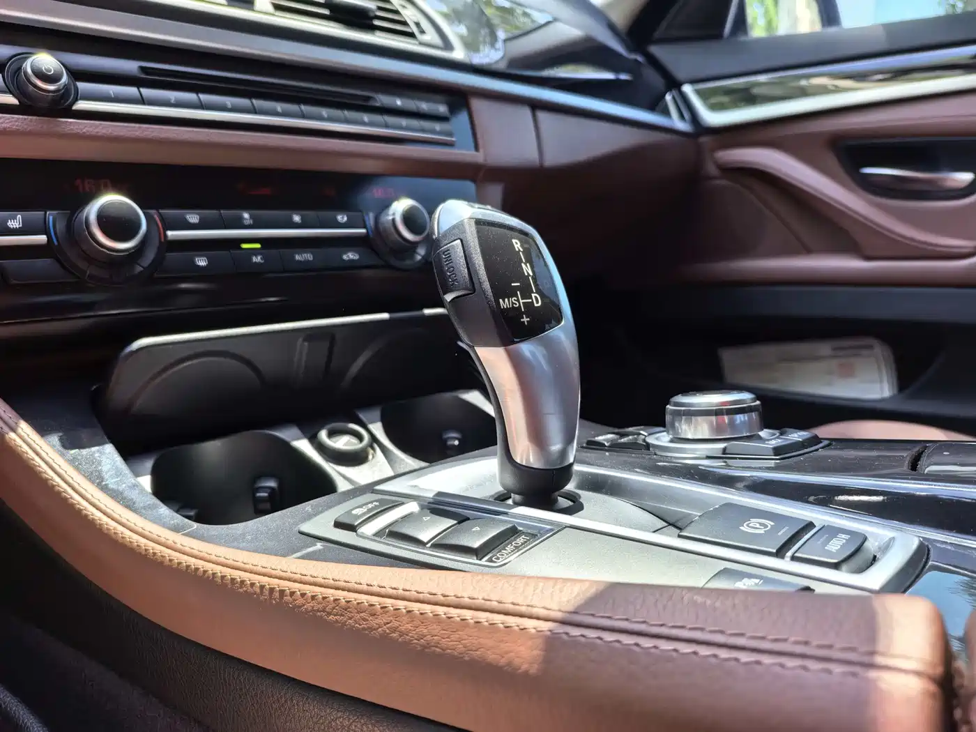 BMW 5 Series 2017 520Li Classic Edition фото 17