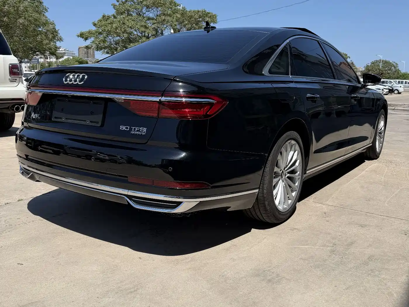 Audi A8 2019 Facelift Plus A8L 50 TFSI quattro Comfort фото 3
