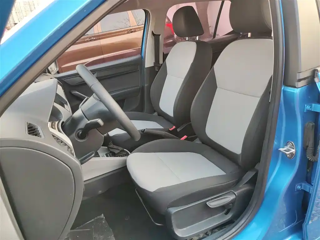Škoda Fabia 2016 1.4L Automatic Car Enjoy Edition фото 11
