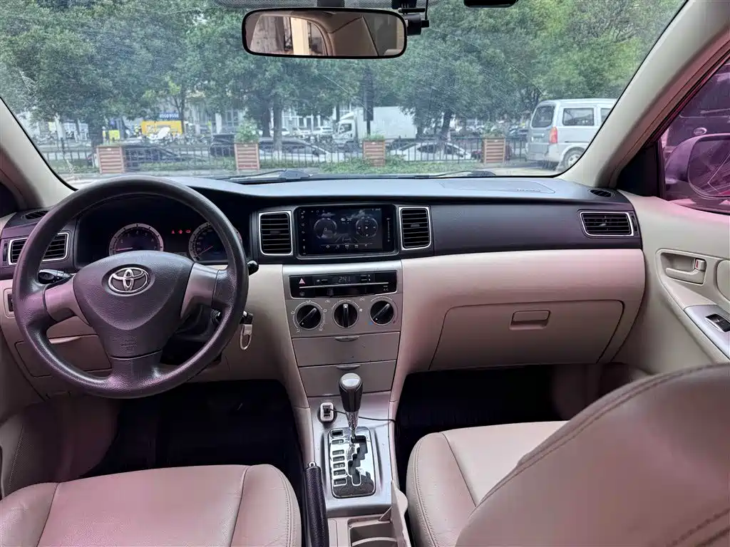 Toyota Corolla 2013 1.6L Automatic Luxury фото 12
