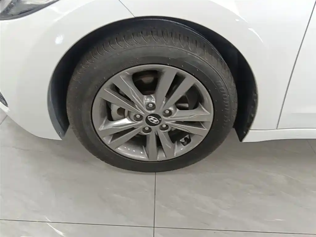 Hyundai Elantra 2016 1.4T DCT Dynamic·Vitality фото 23