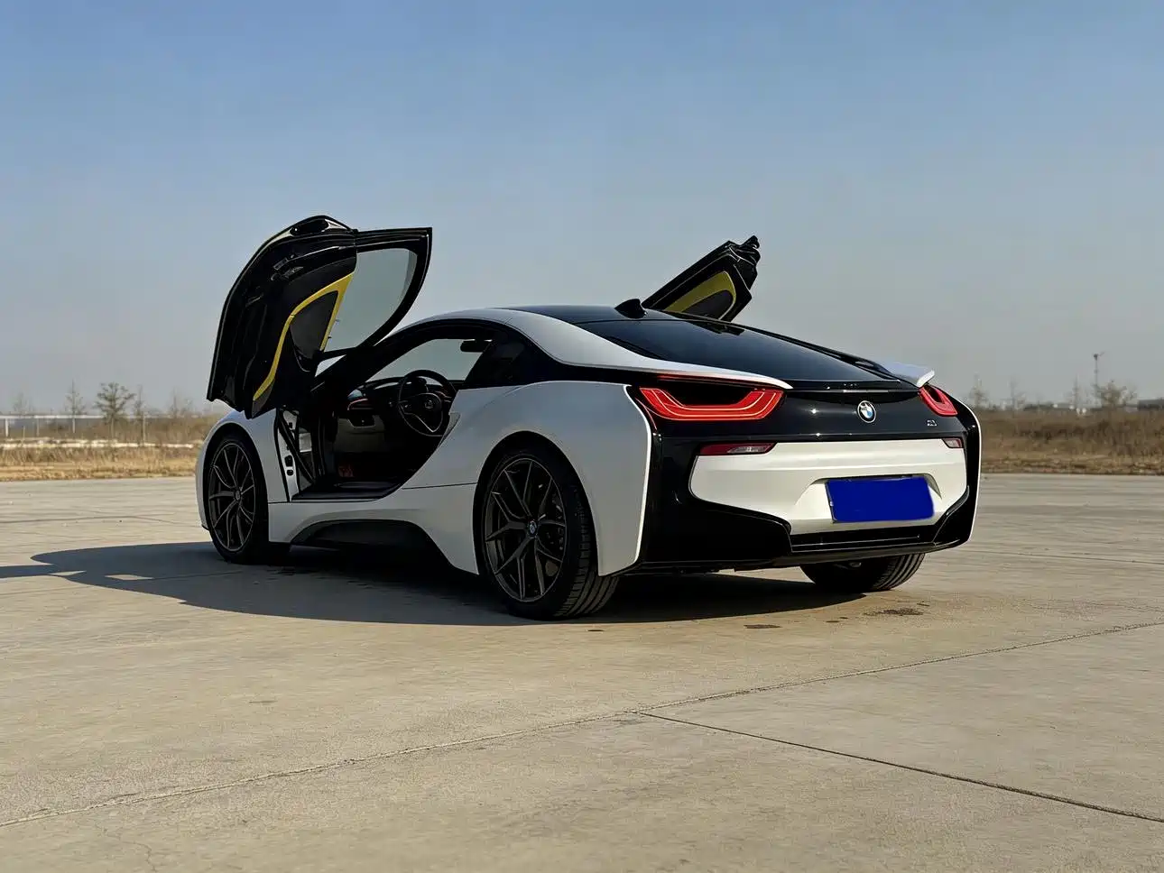 BMW i8 2014 Standard фото 6