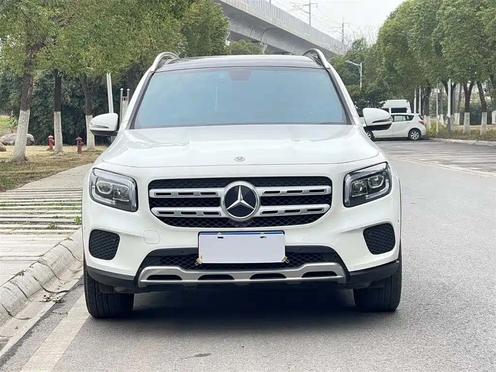 MERCEDES-BENZ GLB