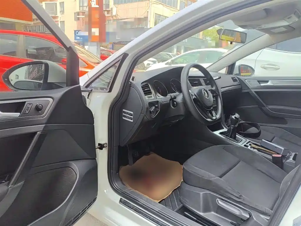 Volkswagen Golf 2015 1.6L Manual Fashion фото 16