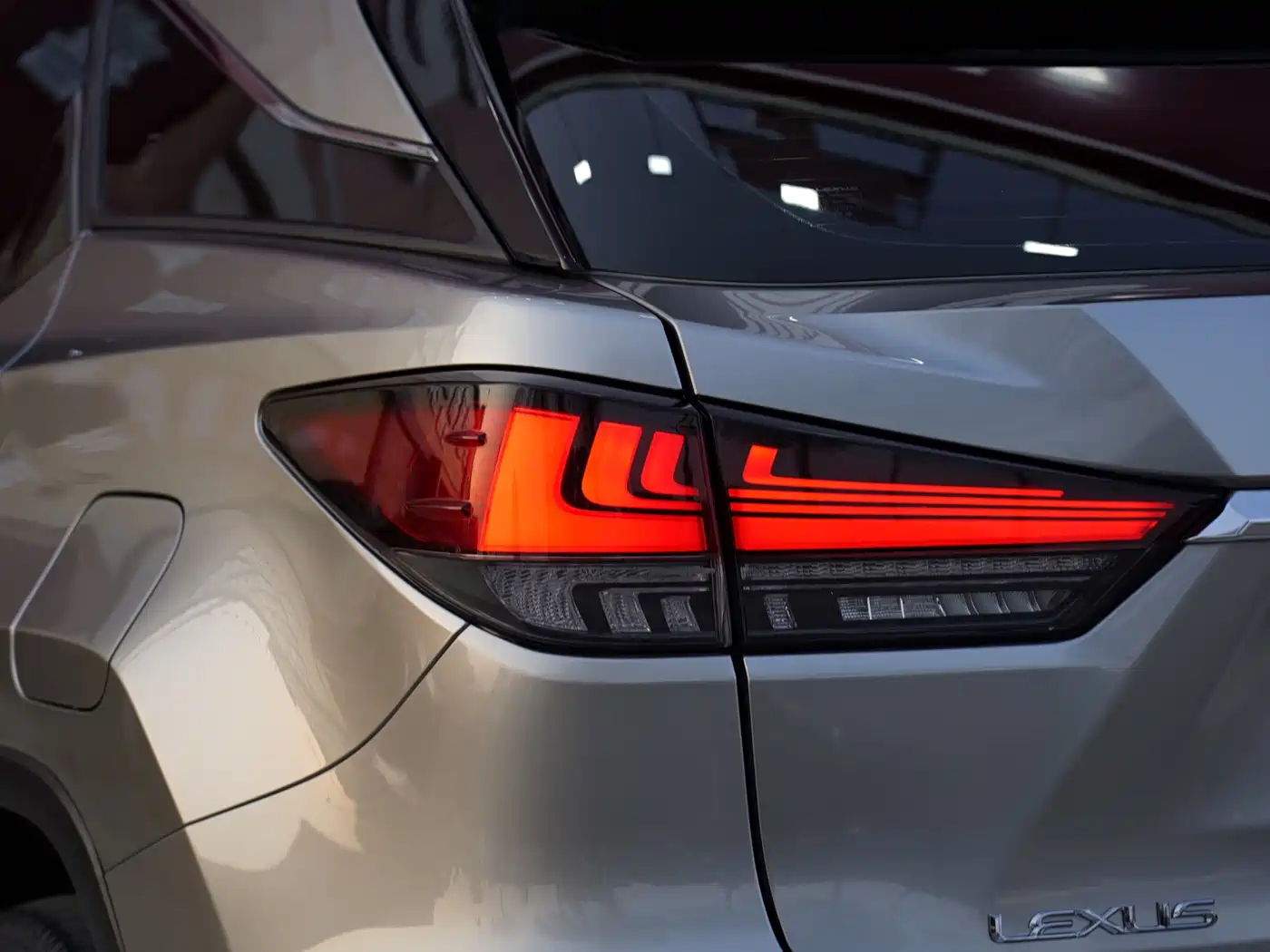 Lexus RX 2020 Facelift 300 2WD Comfort Edition фото 4