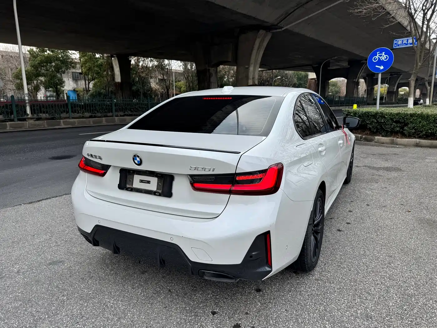 BMW 3 Series 2024 325i M Sport Shadowline Package фото 15