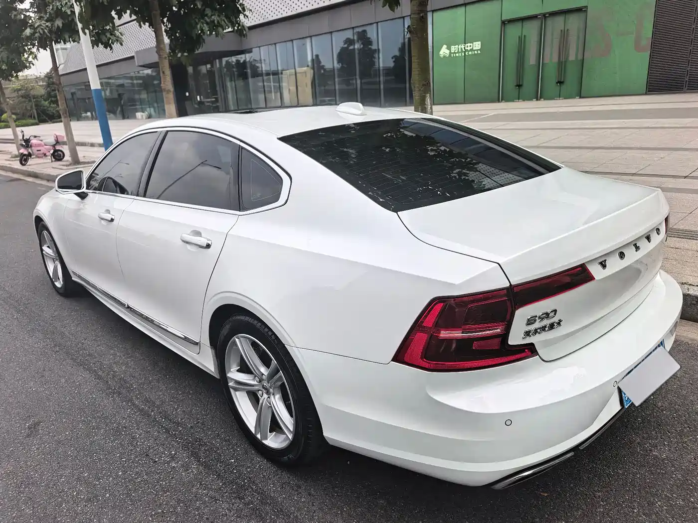 Фото 16 - Volvo S90